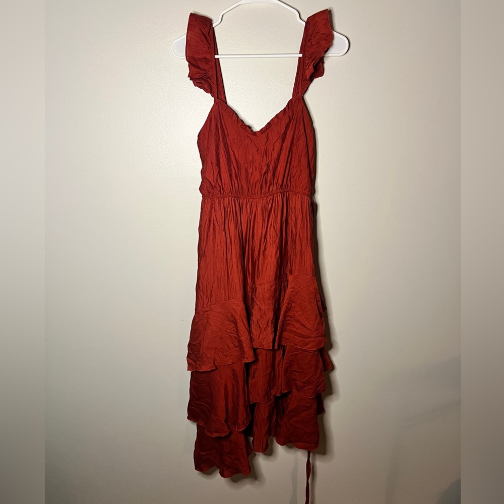 MIDI boho rust color dress with ruffles and tie for the waist . Size L
